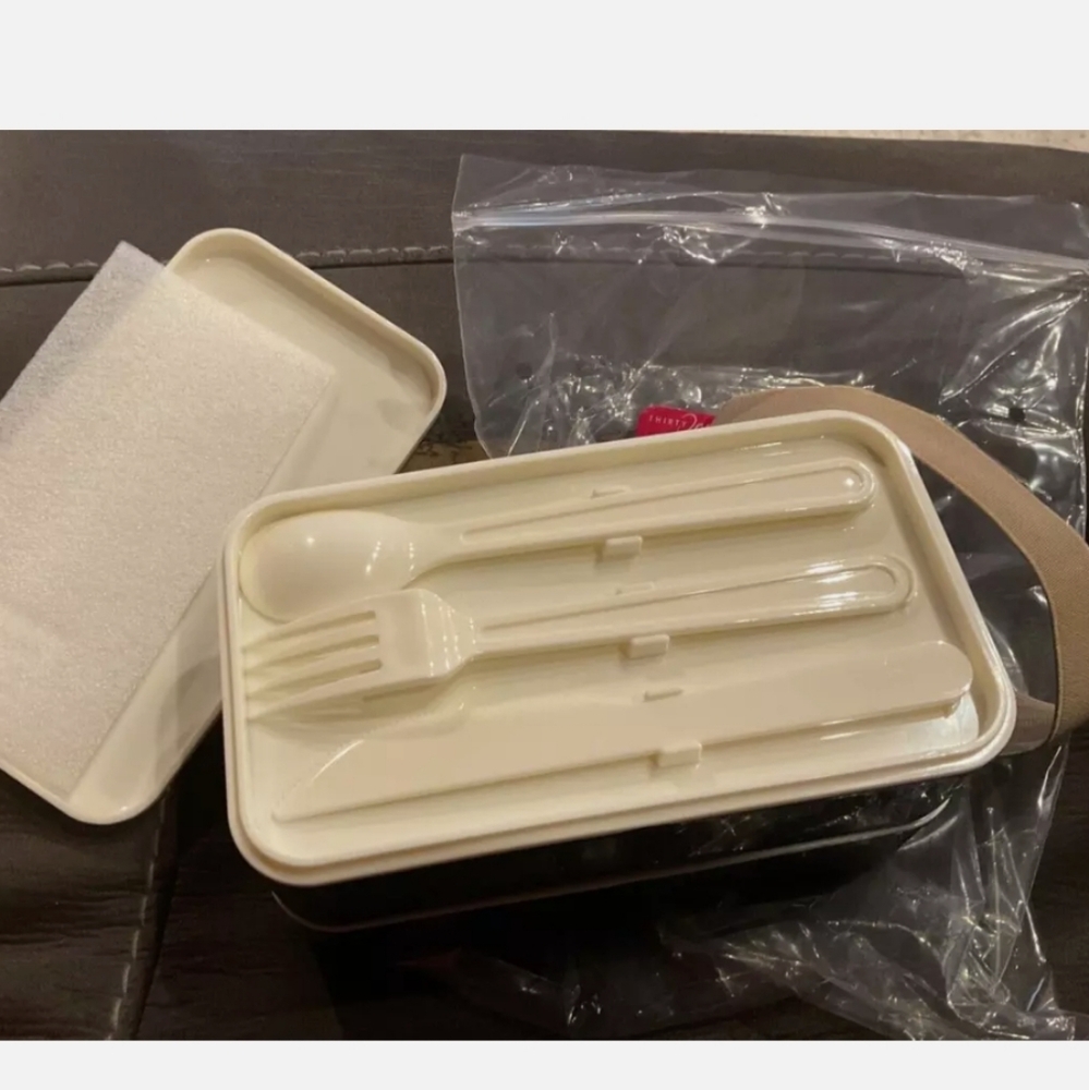 Thirty-One Bento Box - Picture 2 of 3